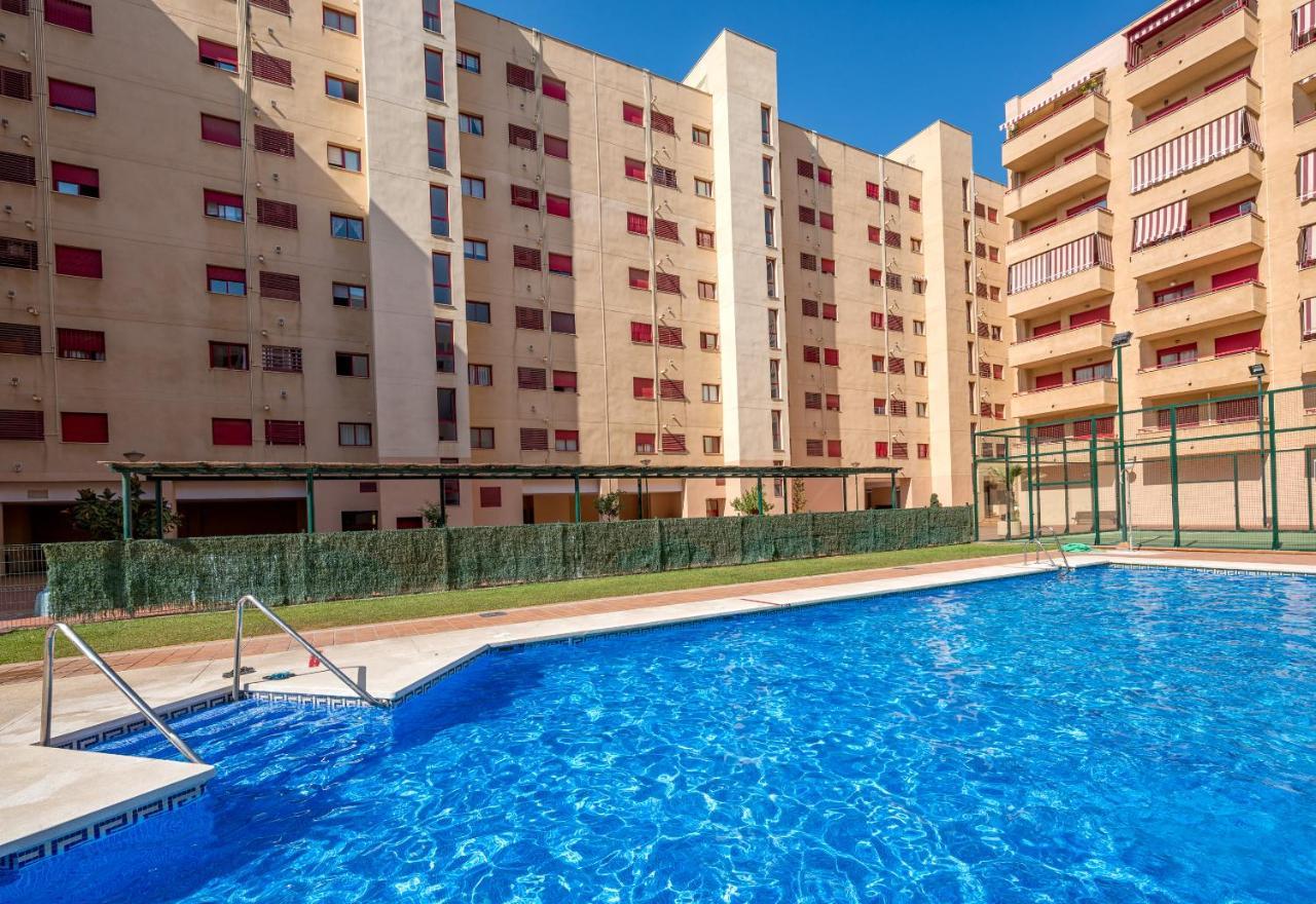 Wintowinrentals Parque Litoral, Family & マラガ エクステリア 写真