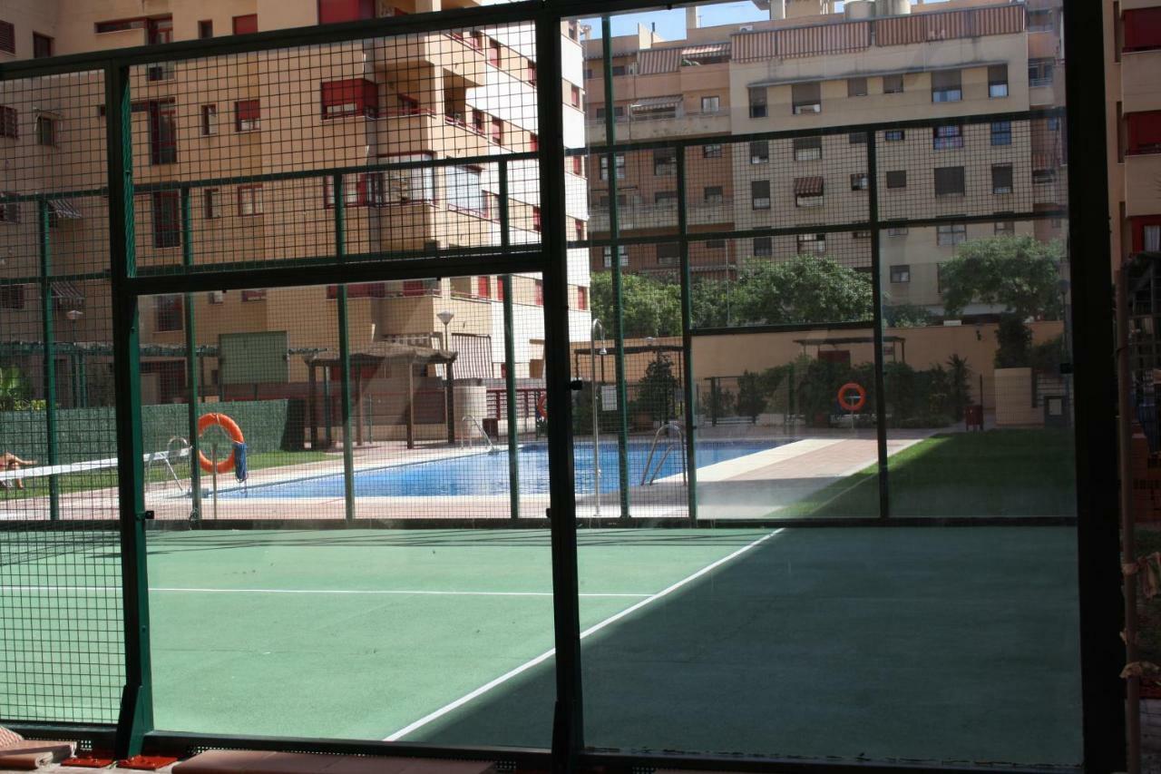 Wintowinrentals Parque Litoral, Family & マラガ エクステリア 写真